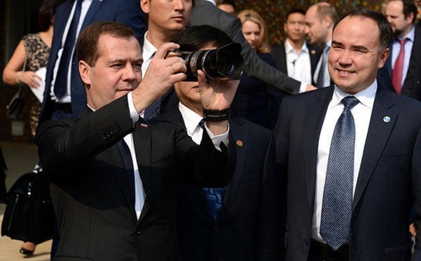 梅德韋杰夫在包公祠的92分鐘