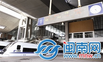 昨日14時30分,D2317次從廈門北開往深圳北