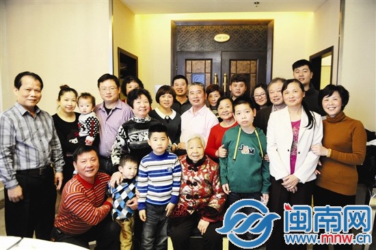 劉寶珠一家四代，人口眾多
